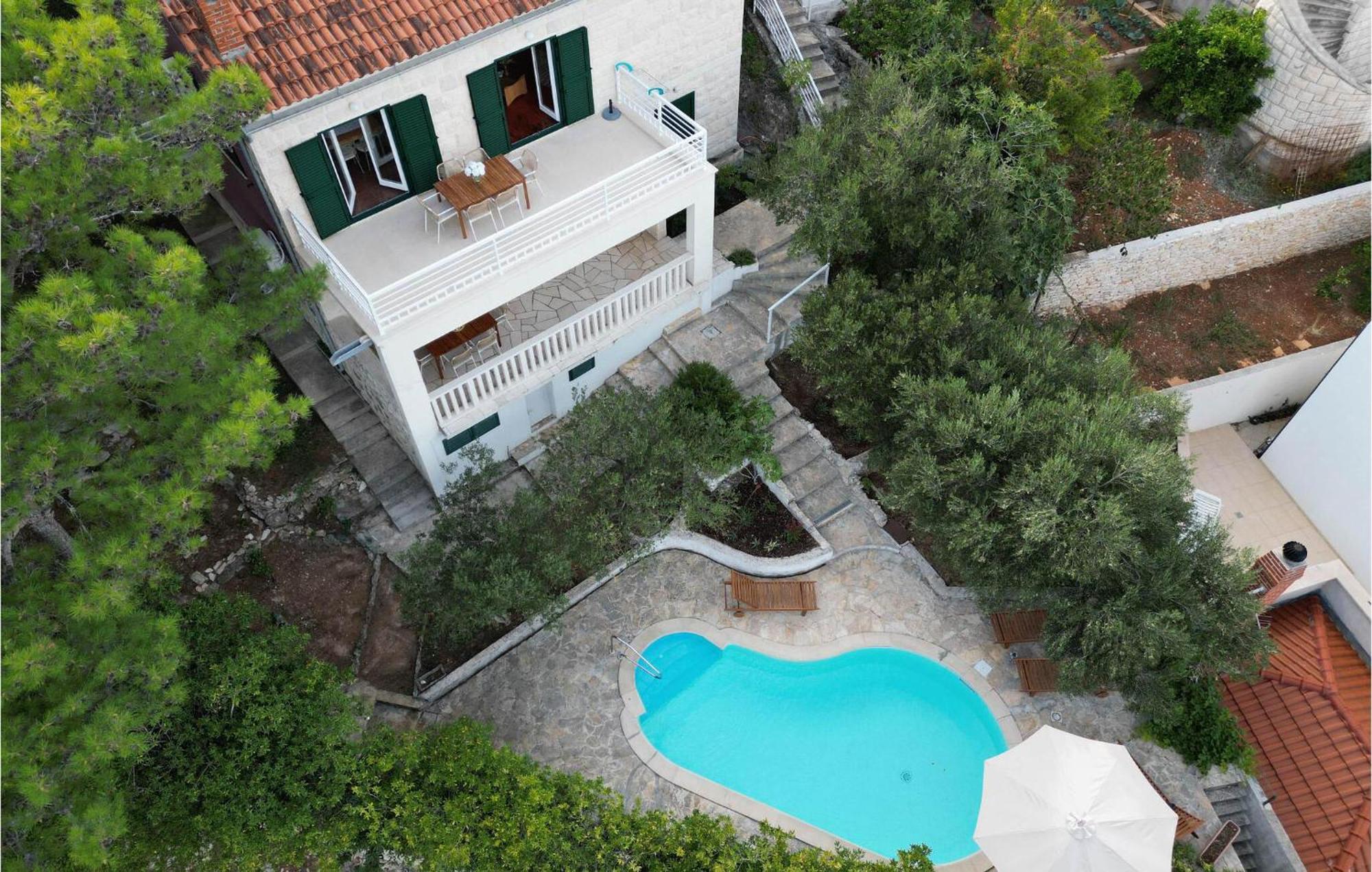 Cozy Home In Postira With Kitchen Exterior foto